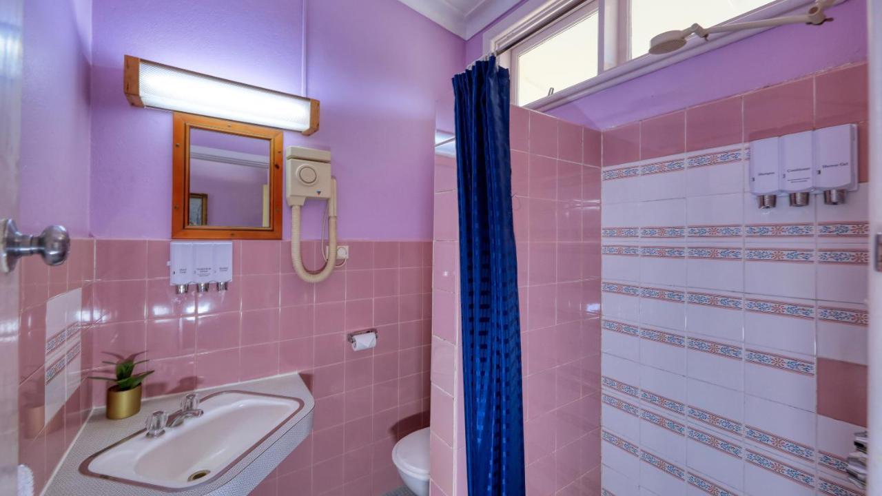 Bushmans Motor Inn 2*