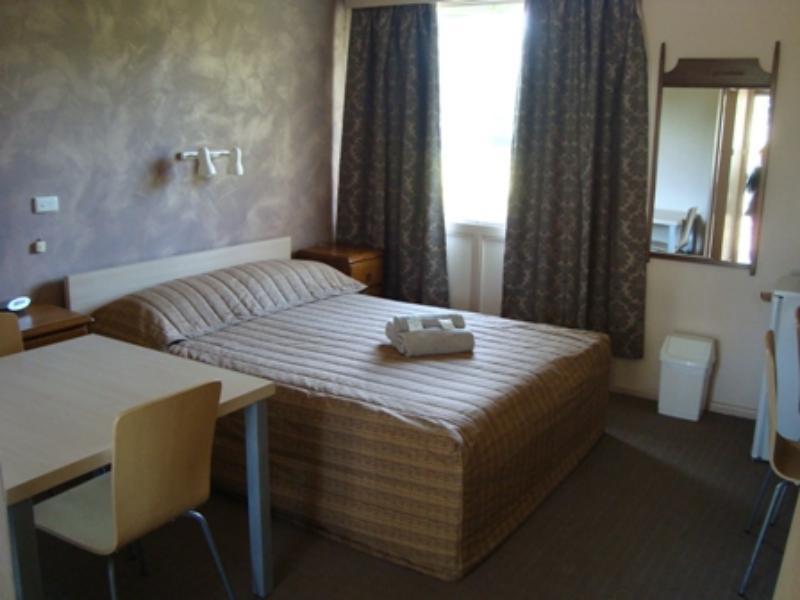 Motel Bushmans Motor Inn